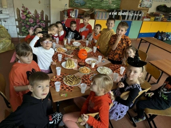 574495685_122280463682032239_6879415735363746213_n