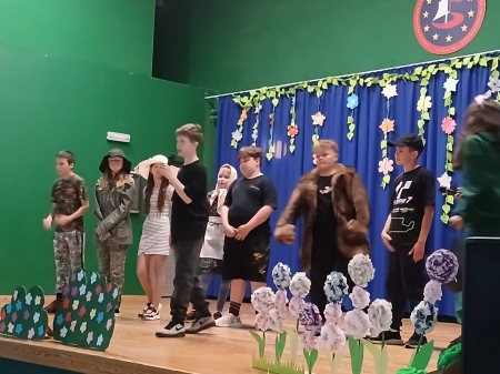 „Czerwony - Zielony Kapturek”