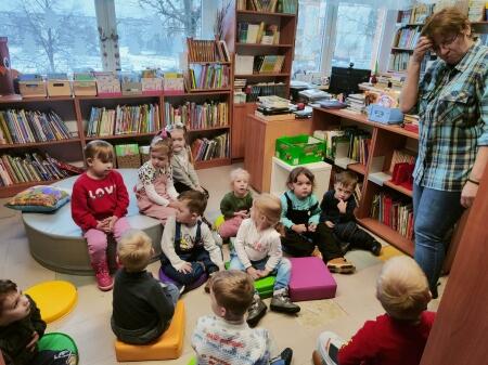 Goście  z PP58 w bibliotece